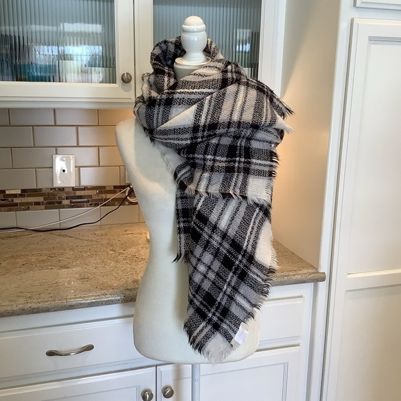 Modcloth Black, Gray & White Plaid Large Blanket Scarf - Picture 1 of 7